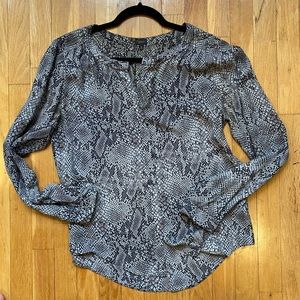 Aritzia Babaton Drapey Silk Snakeskin Button Down 100% Silk Medium